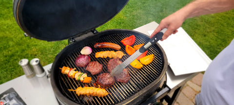 Innovative Tongs with Built-In Thermometer, Digital Display & Retractable Probe
