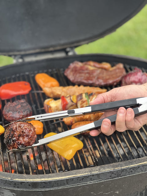 Innovative Tongs with Built-In Thermometer, Digital Display & Retractable Probe